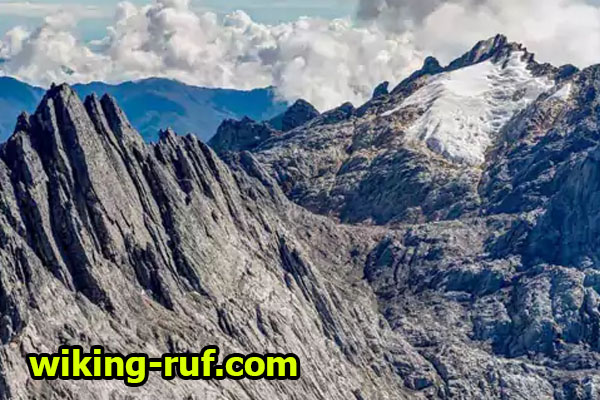 Gunung-Gunung Indah di Indonesia